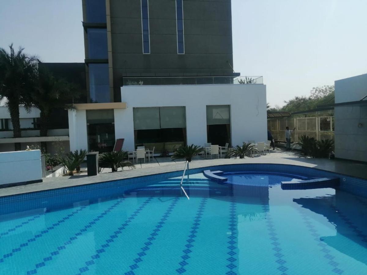Hotel Kasturi Orchid Pāl Buitenkant foto