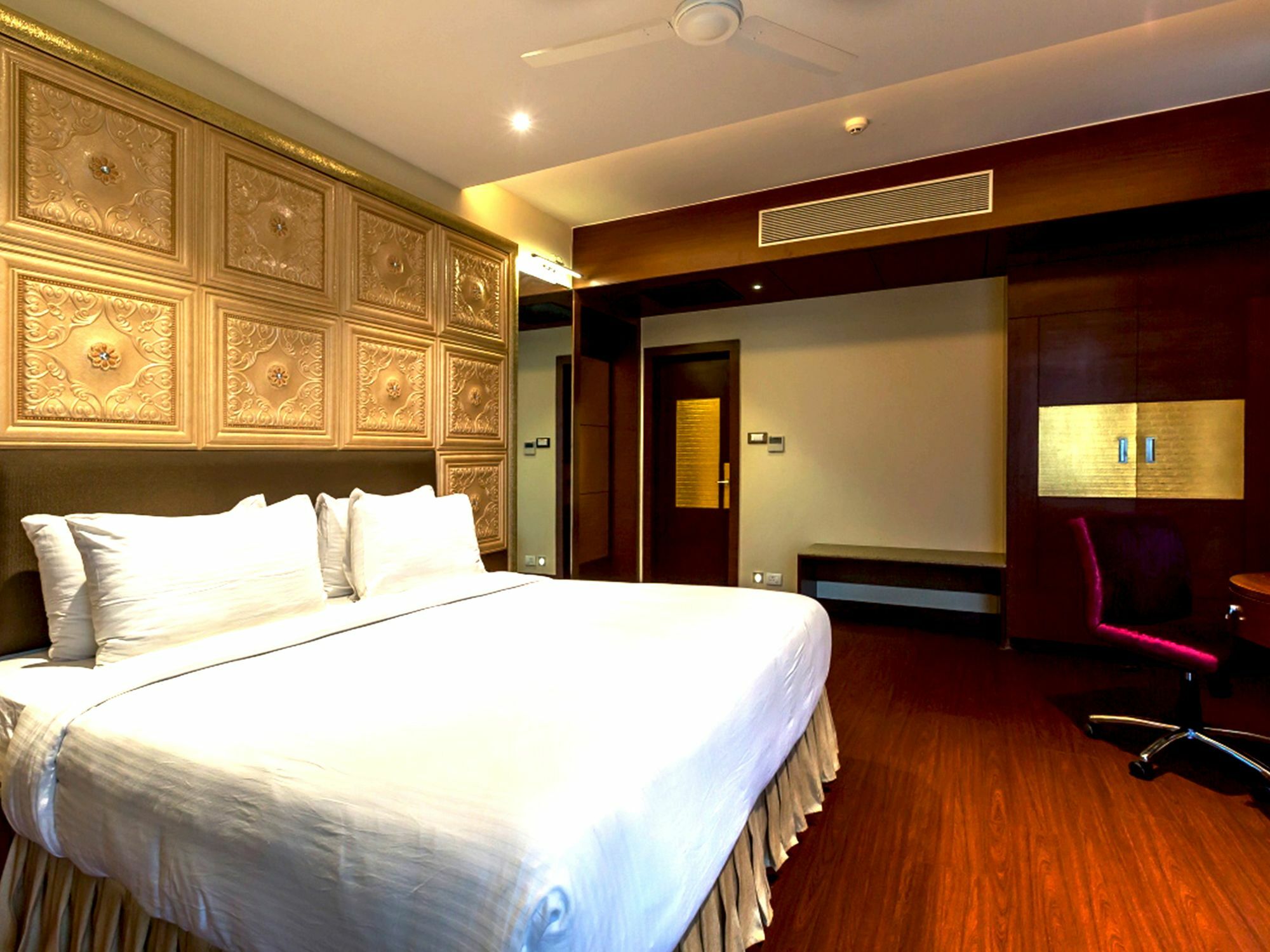 Hotel Kasturi Orchid Pāl Buitenkant foto