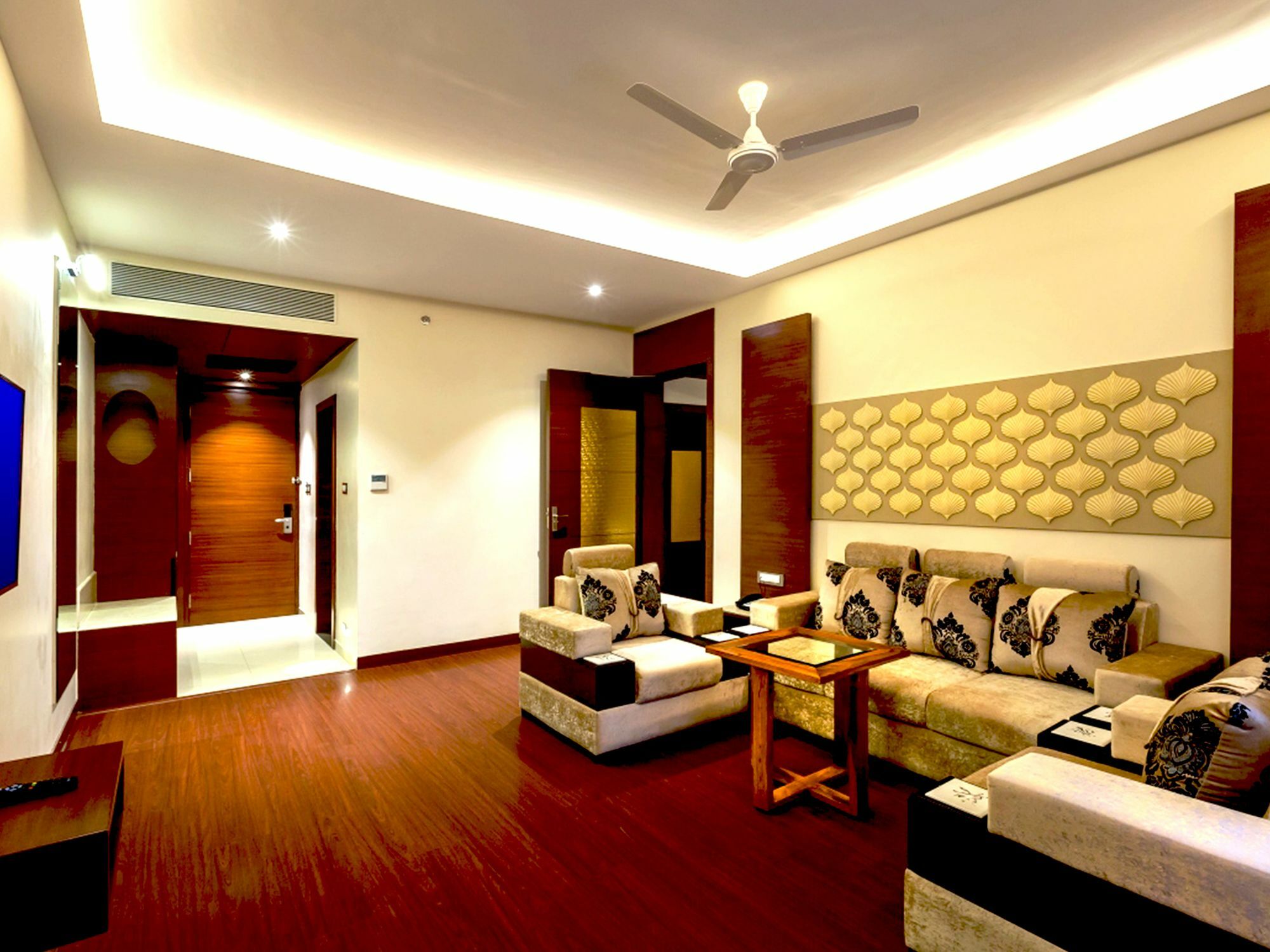 Hotel Kasturi Orchid Pāl Buitenkant foto