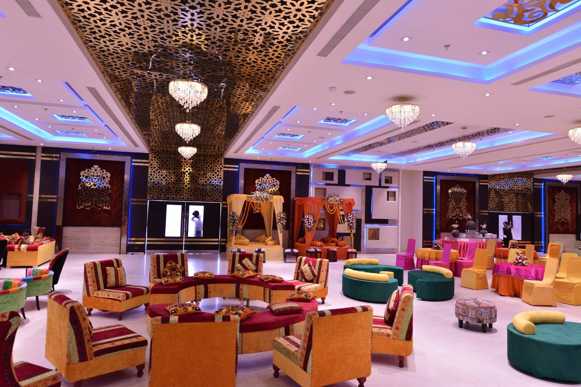 Hotel Kasturi Orchid Pāl Buitenkant foto